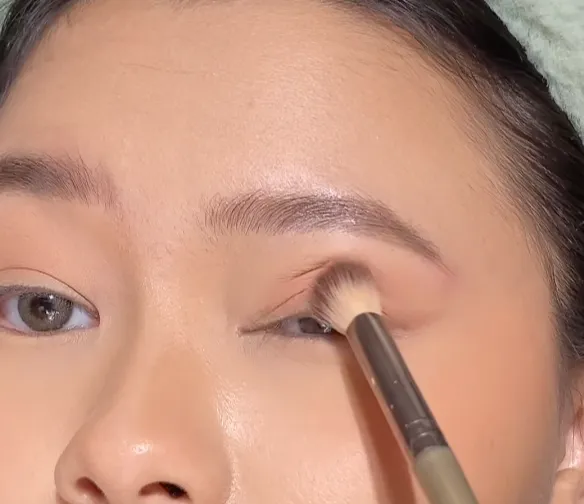 4 Gaya Eyeshadow yang Bisa Dipakai di Berbagai Acara