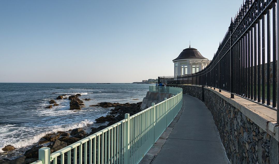 2. Exploring The Cliff Walk