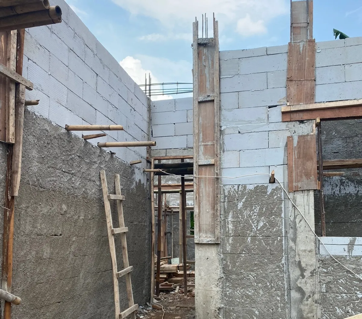 Transformasi Rumah Tua Jadi Gedongan, Berkonsep Modern dengan Lantai Dua yang Bikin Melongo