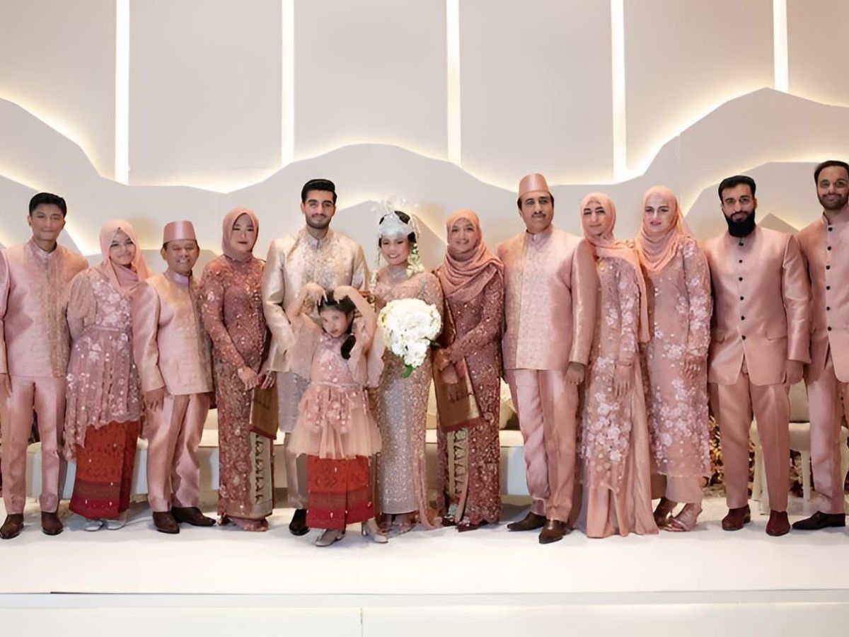 Bikin Merinding! Pengantin Wanita Bule Minta Semua Tamu Pakai Dress Code Warna Hitam di Pernikahannya, Netizen: 'Kayak Acara Pemakaman'