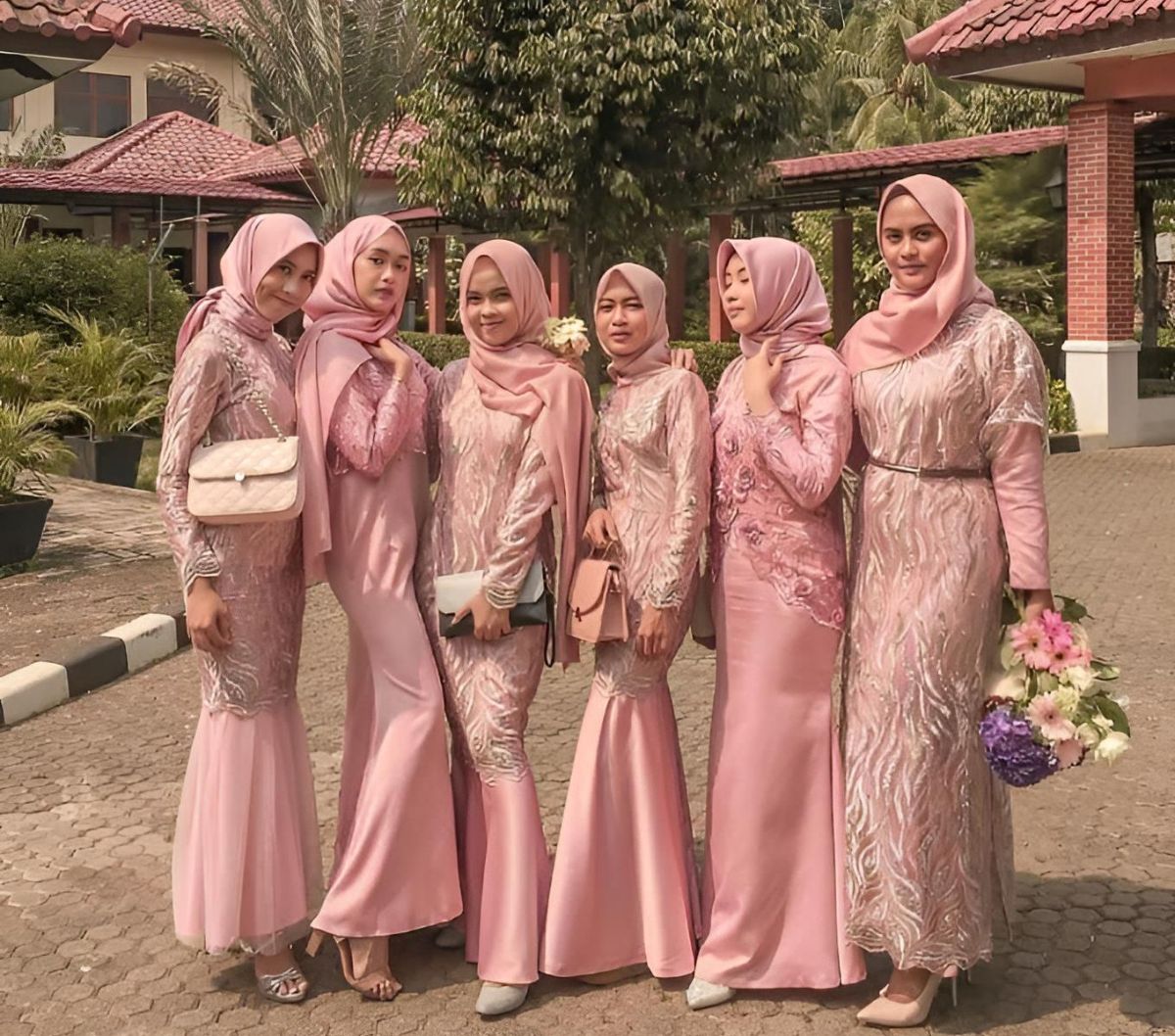 Bikin Merinding! Pengantin Wanita Bule Minta Semua Tamu Pakai Dress Code Warna Hitam di Pernikahannya, Netizen: 'Kayak Acara Pemakaman'
