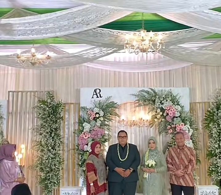 Viral Pesta Pernikahan di Pasar Serasa Pesta Rakyat, Pedagang Jadi Penyedia Makanan, Warga Boleh Datang dan Bungkus