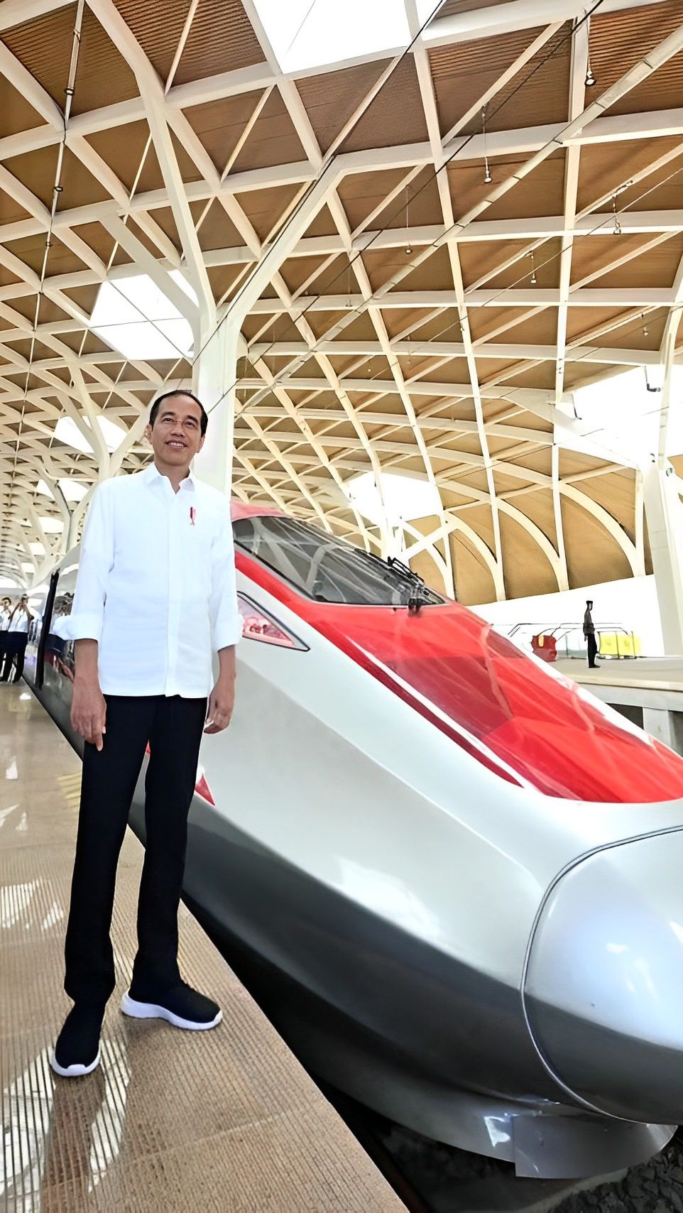 Kereta Cepat Jakarta Bandung Bisa Diuji Coba Masyarakat Mulai Oktober 2023, Jokowi: Tidak Ada Subsidi