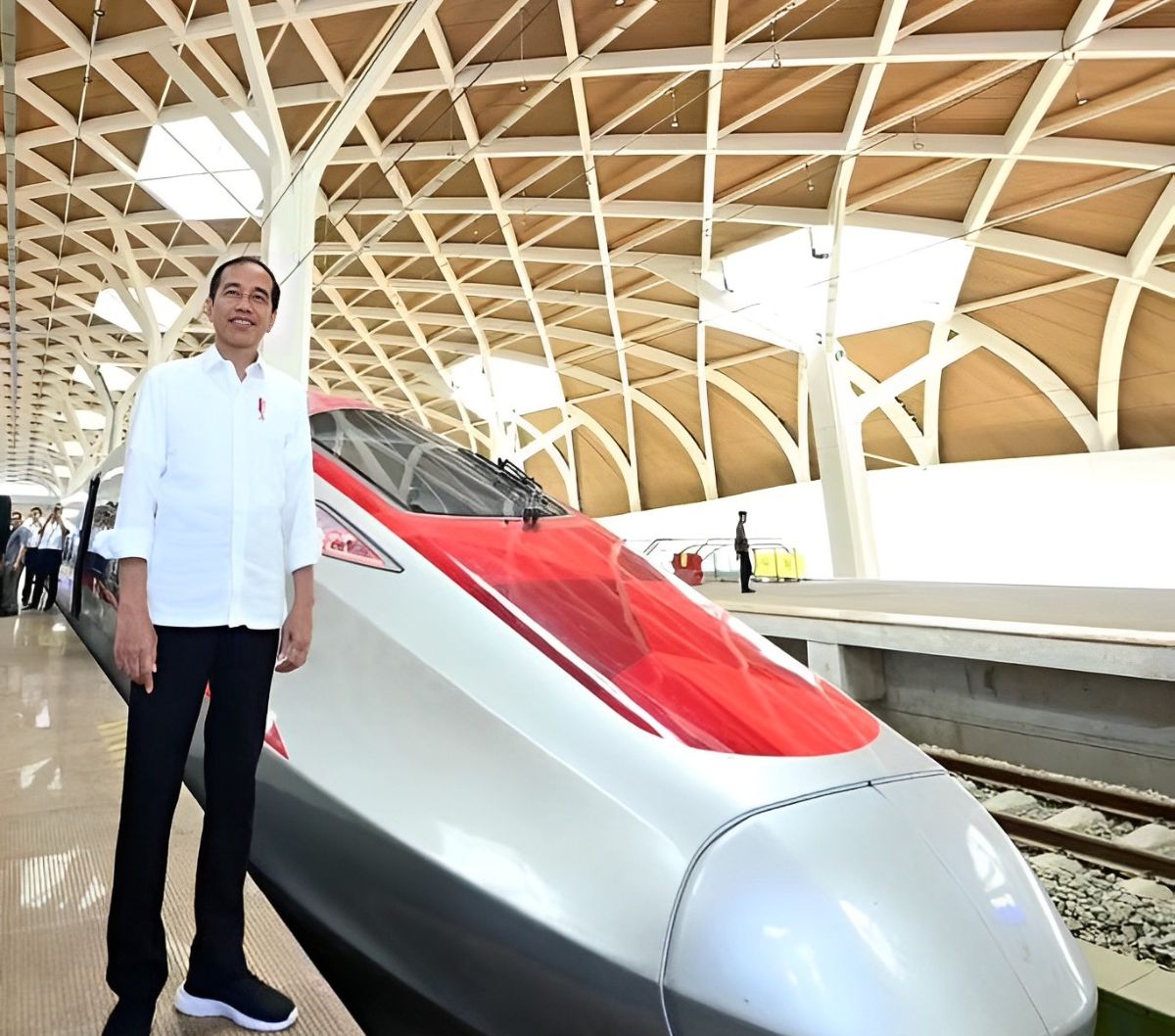 Kereta Cepat Jakarta Bandung Bisa Diuji Coba Masyarakat Mulai Oktober 2023, Jokowi: Tidak Ada Subsidi