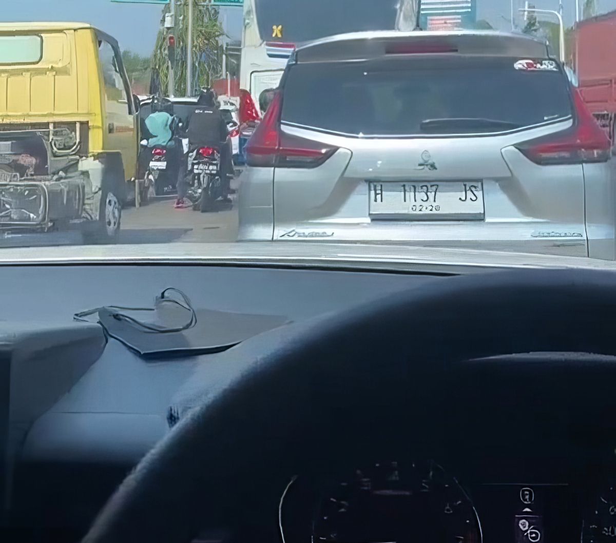 Video Viral Pemotor Tak Pakai Helm `menghilang` Saat Mau Dipergok