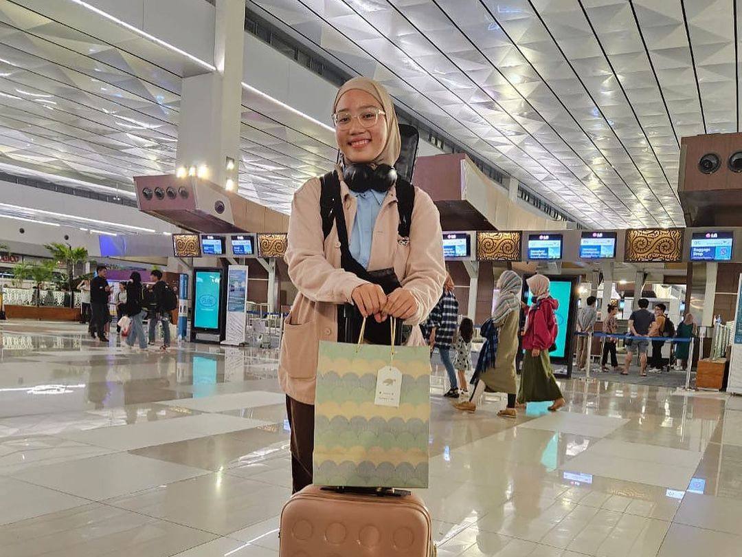 Penuh Tangis, Keluarga Ridwan Kamil Lepas Putri Semata Wayang Kuliah di UK