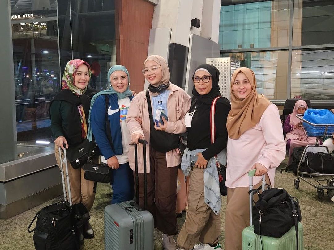 Penuh Tangis, Keluarga Ridwan Kamil Lepas Putri Semata Wayang Kuliah di UK