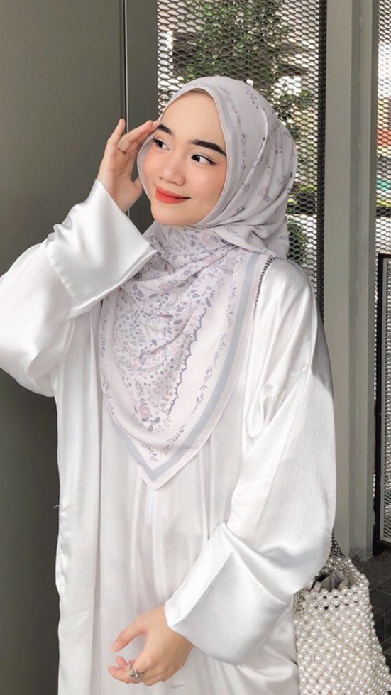 Pashmina Motif Styling Simpel, Look Sweet dan Fashionable