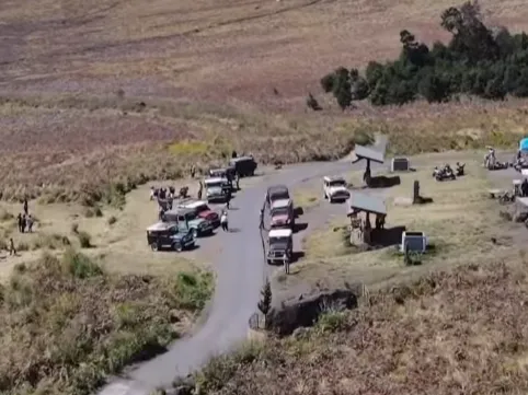 Potret Terkini Padang Savana Bromo Usai Terbakar, Pemandangan Hijau Berubah jadi Hitam dan Penuh Abu