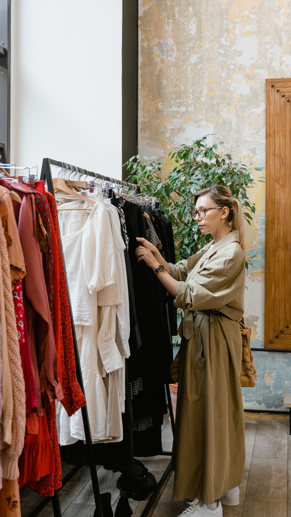 8 Arti Mimpi Belanja Baju yang Dianggap Bisa Jadi Mempengaruhi Kehidupan Kamu