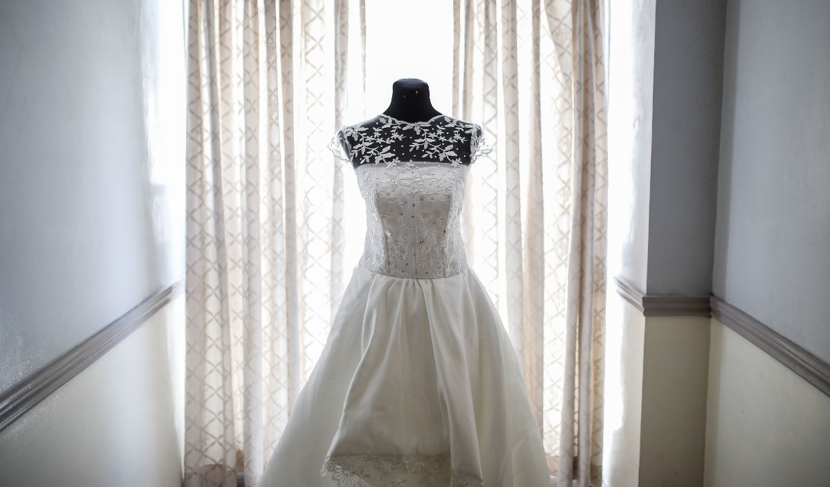 Arti Mimpi Belanja Baju Pengantin