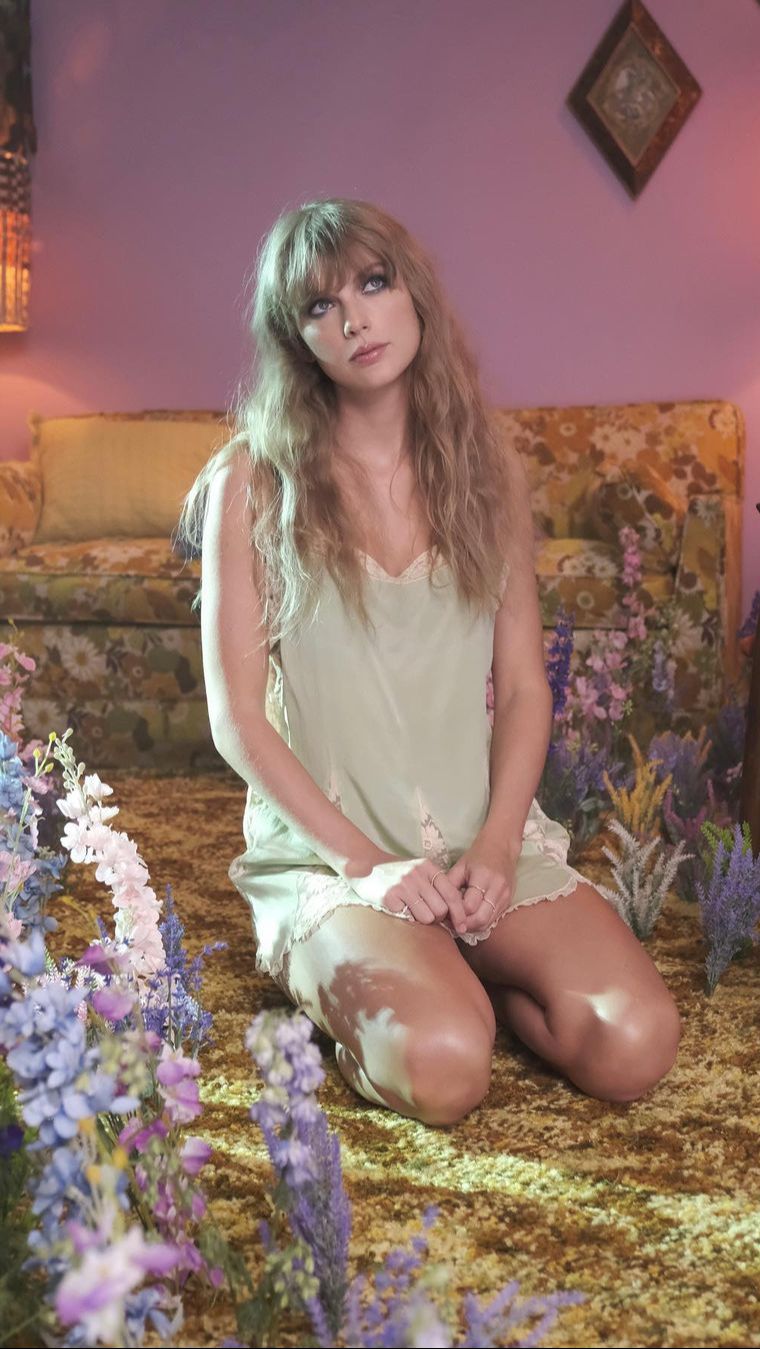 40. “Passive aggressive? petty? why did she do that? what… why is she greeting us? who is she greeting? she greeted us too soon. She greeted us too late! she greeted us with a weird undertone…” - Taylor Swift's accurate description of women in media