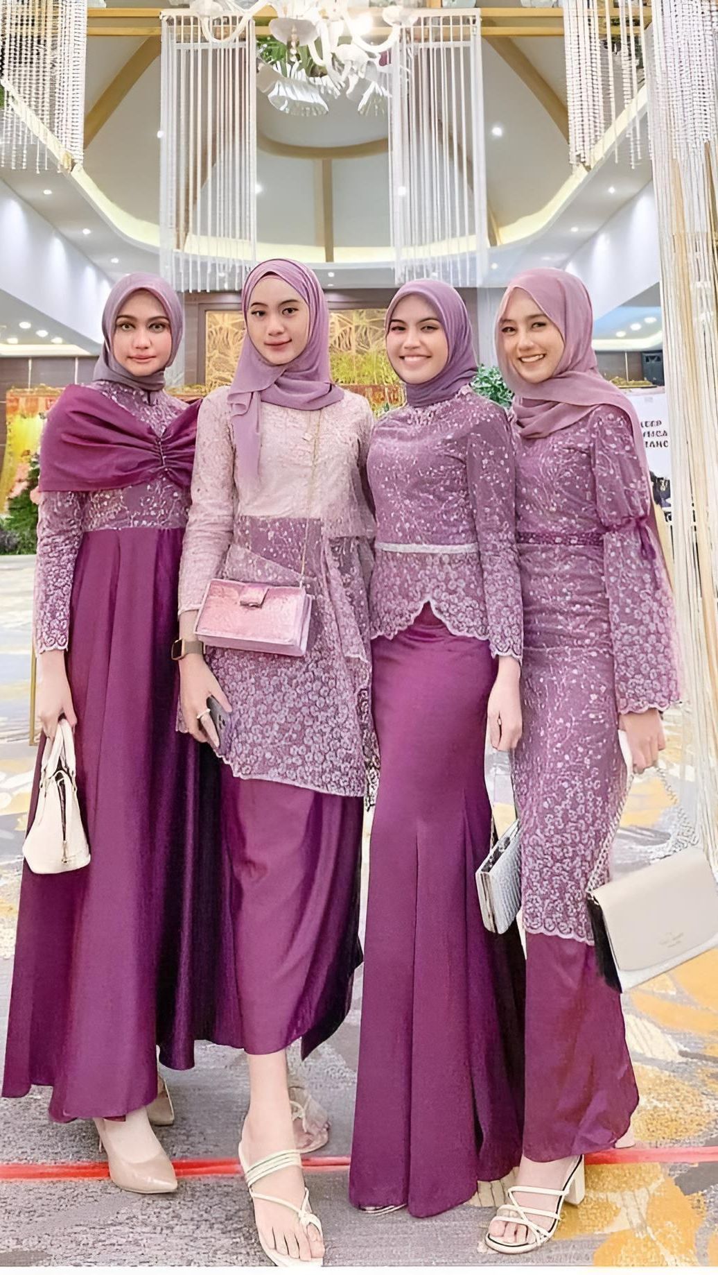 Ngakak! Begini Jadinya Kalau Sejoli Beli Baju Couple Online, Saat Datang ke Nikahan Malah Kembaran Sama Pengiring Pengantin