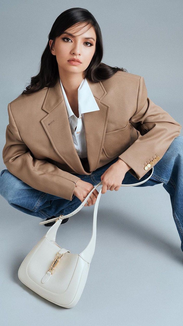 Style Unik Raline Shah dengan Blazer Oversize