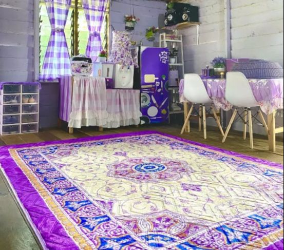Dari Luar Rumah Berdinding Kayu Atap Seng di Rawa itu Bak Gubuk Reyot, Pas Lihat Dalamnya Bikin Takjub