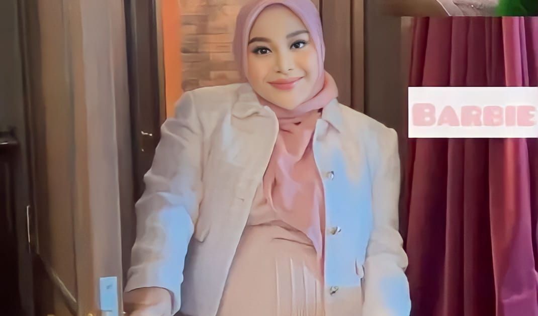 Penampilan OOTD Cosplay Geng Cendol, Ayu Dewi Paling Garang