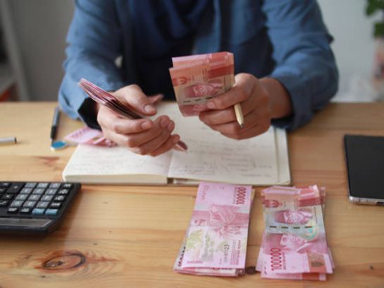 Bak Temukan Harta Karun, Niat Beli Kulkas Bekas, Pria Ini Syok Temukan Rp1,2 Miliar di Dalamnya