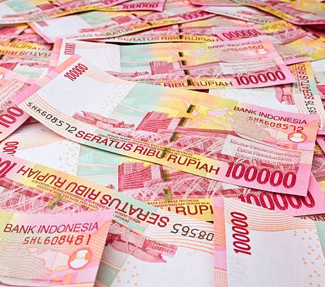 Bak Temukan Harta Karun, Niat Beli Kulkas Bekas, Pria Ini Syok Temukan Rp1,2 Miliar di Dalamnya