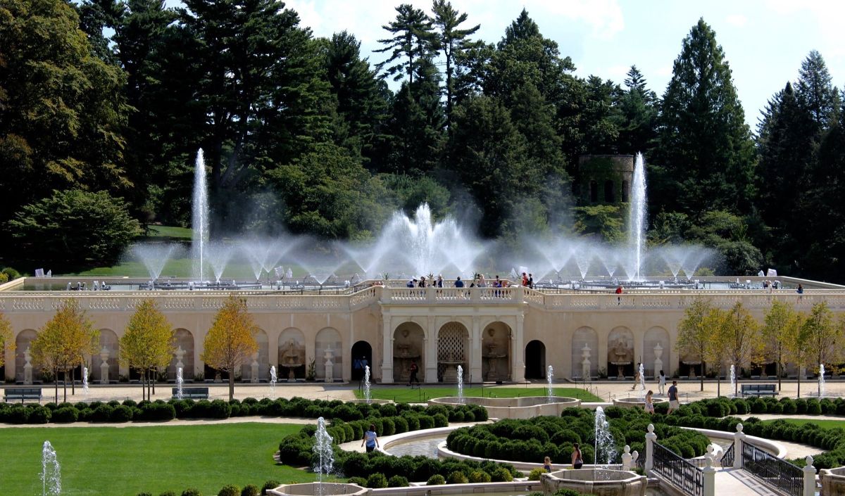 2. Longwood Gardens: A Botanical Paradise<br>