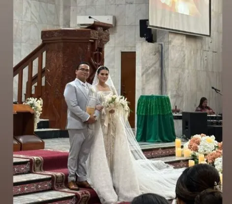 Momen Pernikahan Anak Bungsu Hotman Paris, Dihadiri Banyak Pejabat