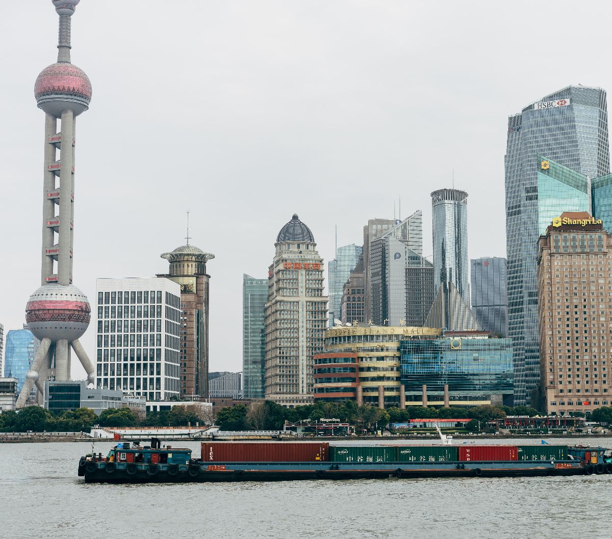 China Mengaku Belum Keluarkan Aturan Resmi Melarang Warganya Pakai iPhone