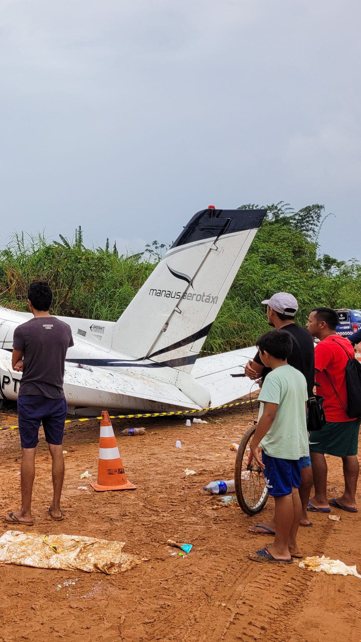 Gubernur Lima juga menambahkan bahwa di momen yang sama wilayah tersebut sedang menghadapi curah hujan yang tinggi.