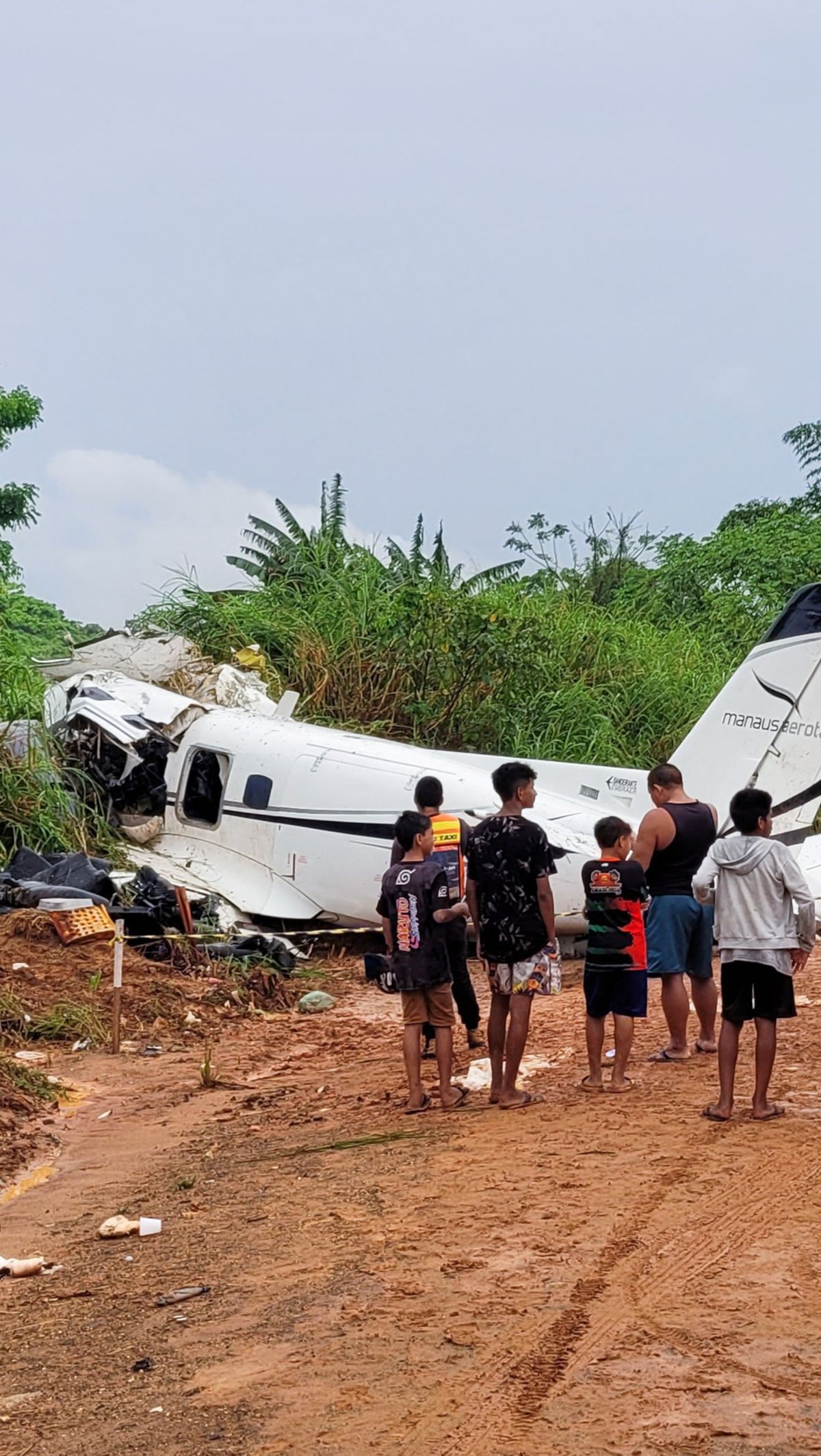 Dan kemungkinan besar penyebab kecelakaan tersebut adalah kesalahan rute yang diambil pada saat pendaratan.