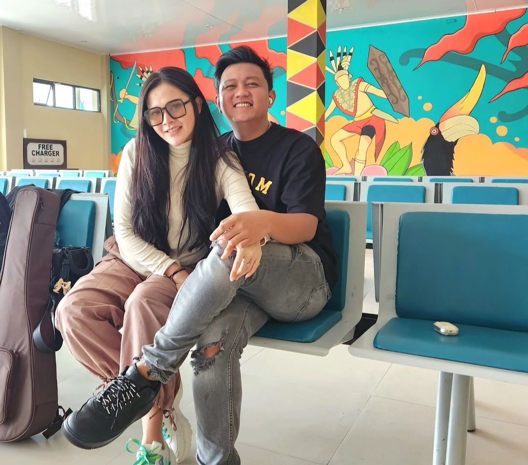 Bella Bonita Hamil Anak Pertama, Denny Caknan Pamer Istri Lagi USG