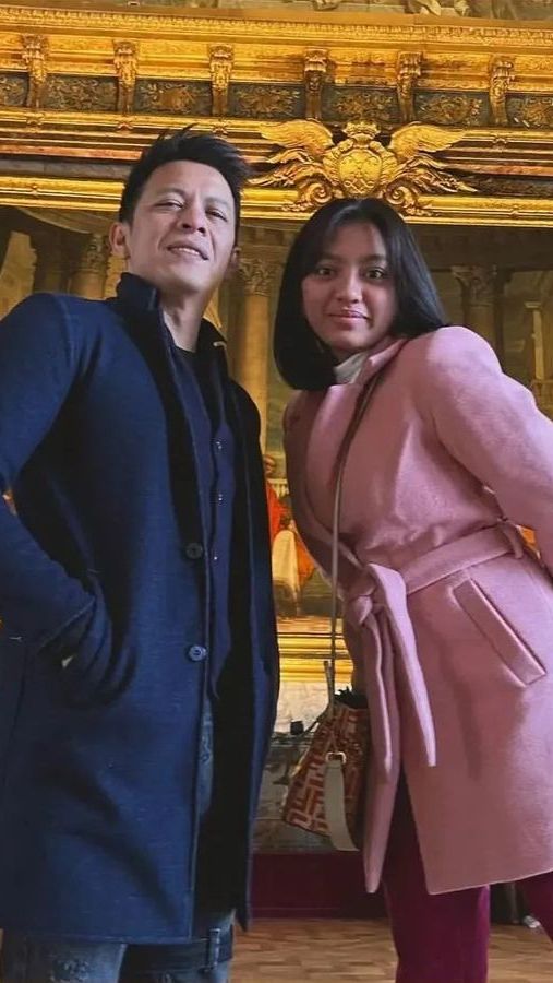 Pelukan Hangat Ariel NOAH untuk Alleia di Kejutan Ultah:  
