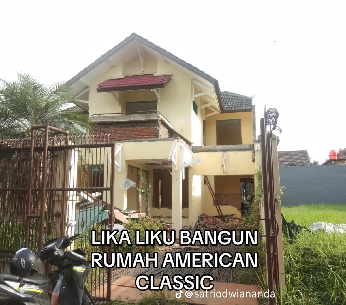 Merombak Rumah Tua Jadi American Classic, Taman Belakangnya Kayak di Negeri Dongeng