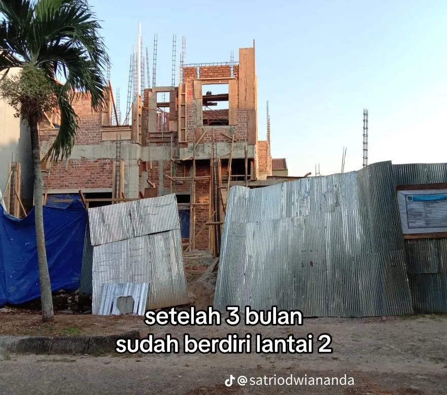 Merombak Rumah Tua Jadi American Classic, Taman Belakangnya Kayak di Negeri Dongeng