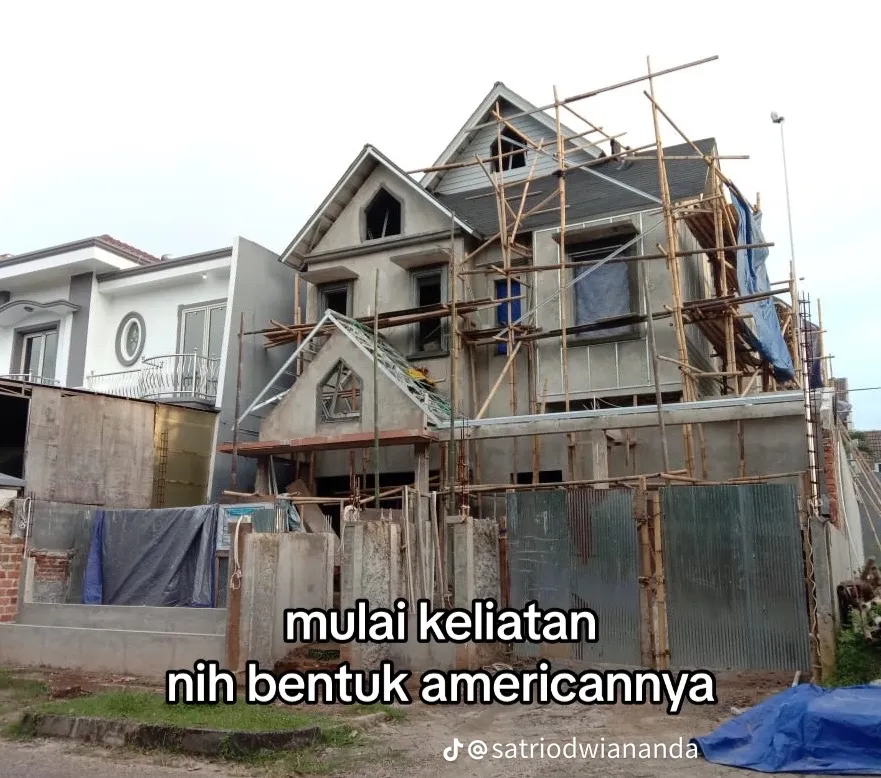 Merombak Rumah Tua Jadi American Classic, Taman Belakangnya Kayak di Negeri Dongeng