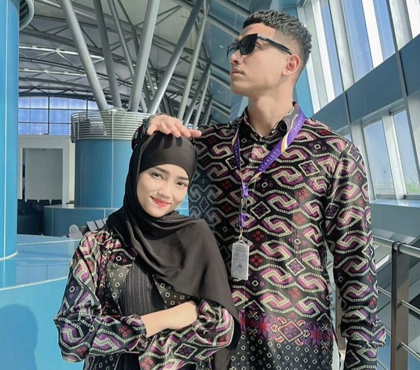 Potret Fuji Tampil Anggun dalam Balutan Hijab, Adem Ngeliatnya