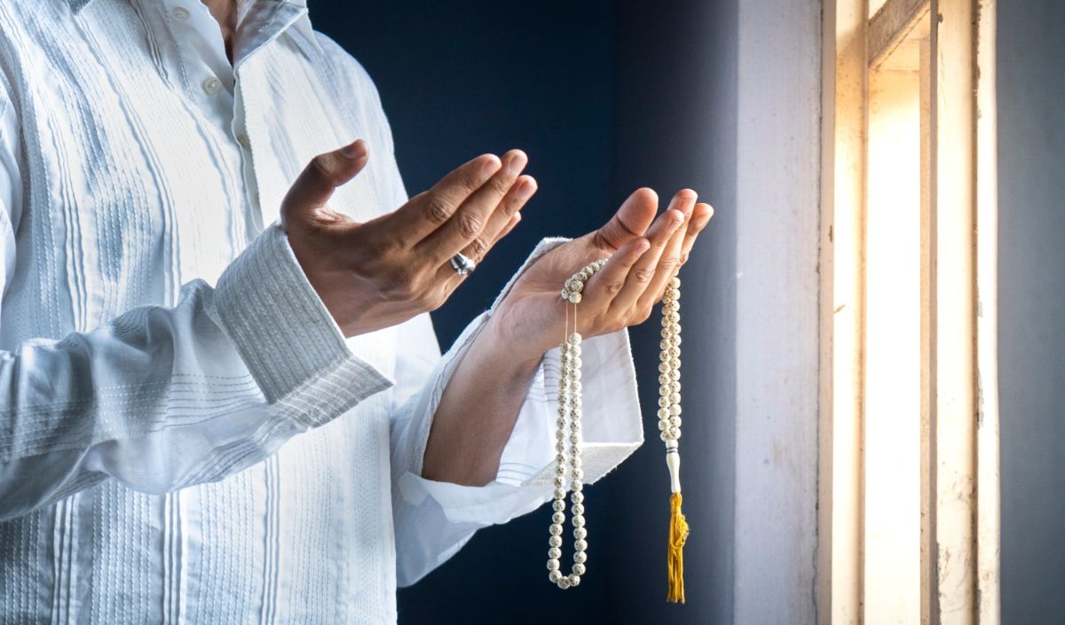1. Taqwa dan Ketaatan kepada Allah
