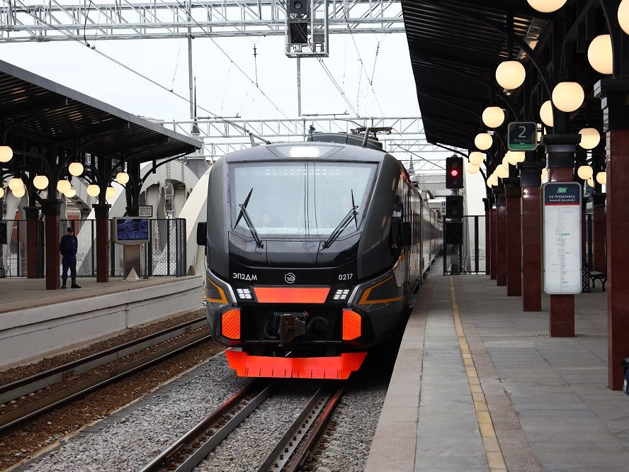 Jika Indonesia Punya LRT, Rusia Operasikan Kereta Komuter MCD-4 yang Bikin Tarif 3 Kali Lebih Murah