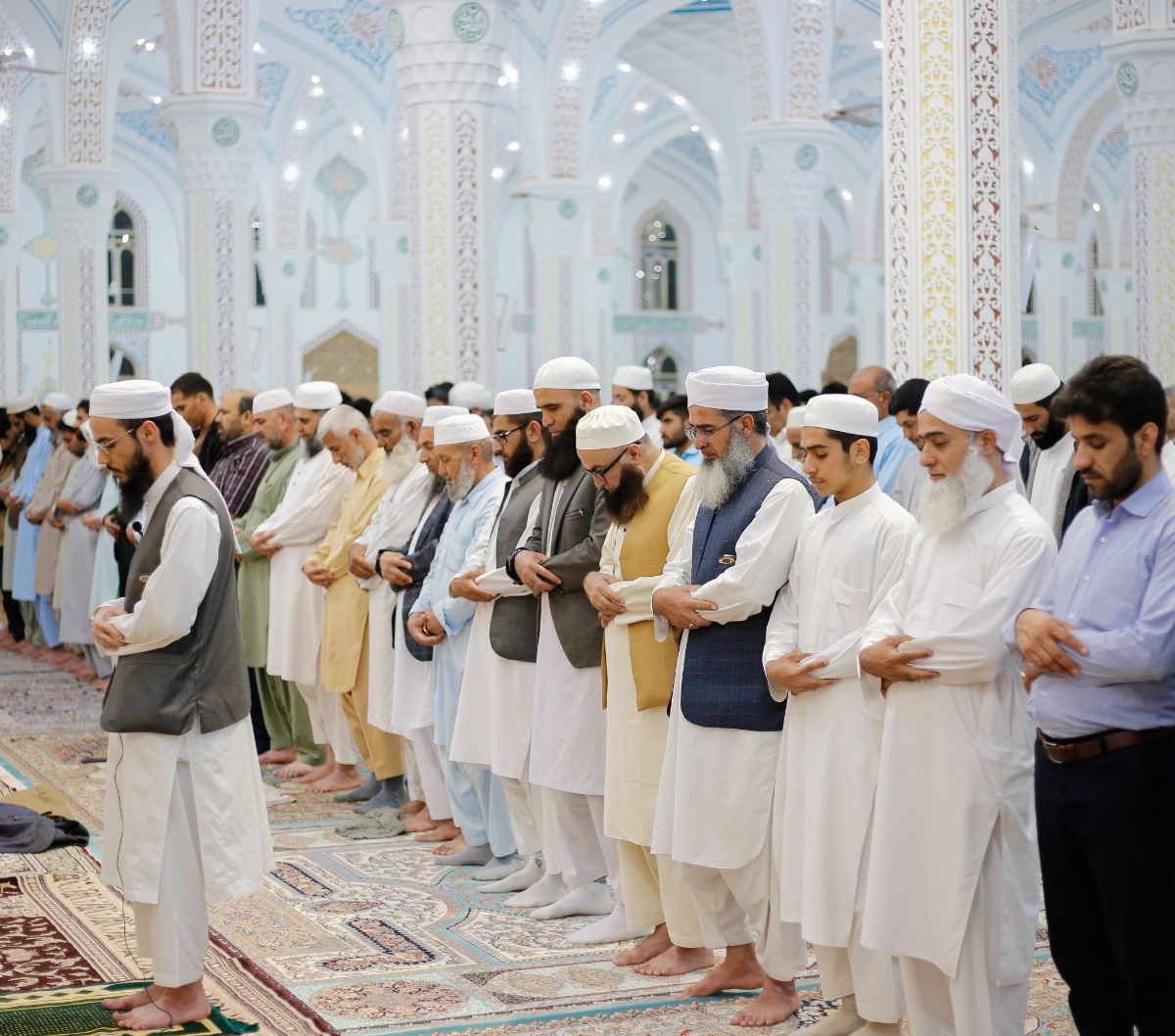 Doa Kafaratul Majelis beserta Keutamaan dan Landasan Hadits, Menutup Pertemuan dengan Mohon Ampunan