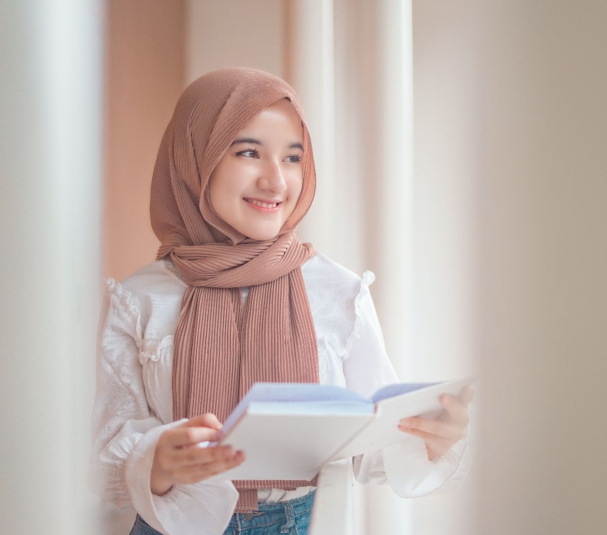 Doa Kafaratul Majelis beserta Keutamaan dan Landasan Hadits, Menutup Pertemuan dengan Mohon Ampunan