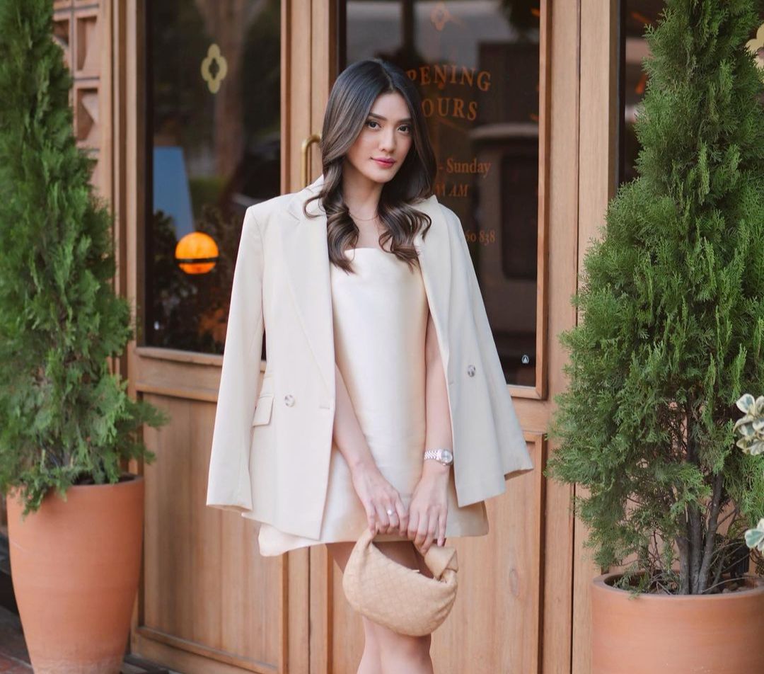 Deretan Classy Look Memikat Anissa Aziza, Intip Yuk!
