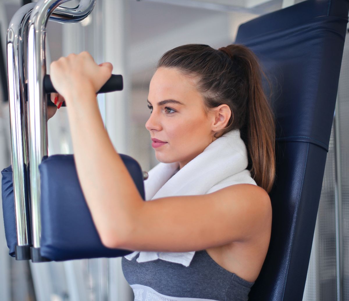 Olahraga di Gym Bakar Lebih Sedikit Kalori Dibanding Lari?