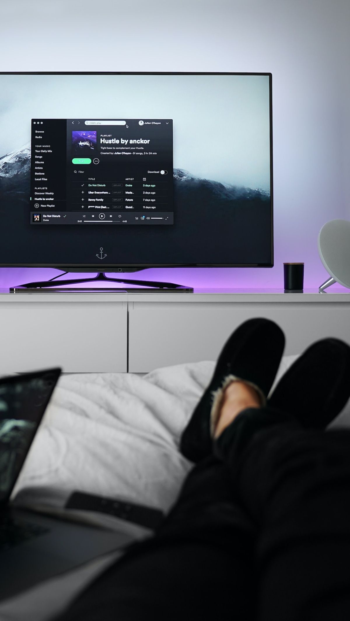 Selalu Tidur dengan Televisi Menyala? Ketahui Efek Buruknya