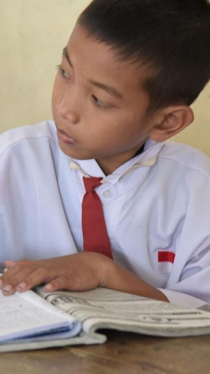 Bocah Mirip Rano Karno di Foto Ini Jadi Tangan Kanan Prabowo, Bisa Tebak?