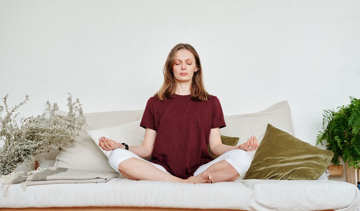 3. Meditasi dan Menulis<br>