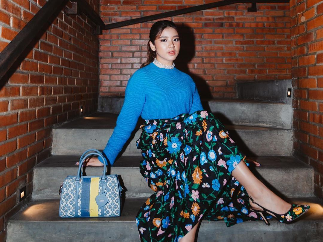Potret Smart Look Nan Feminin  Tiara Andini, Bernuansa Bunga