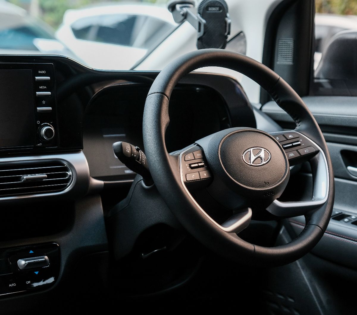 Jajal Fitur Canggih Bluelink Stargazer X, Asyiknya Bisa Kendalikan Mobil dari Ponsel