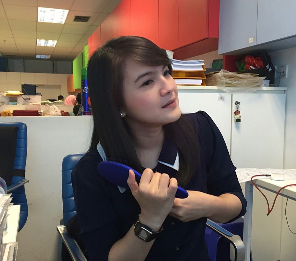Banting Stir Jadi Karyawan Kantor, Inilah Potret Transformasi Bintang FTV Sarah Shafitri