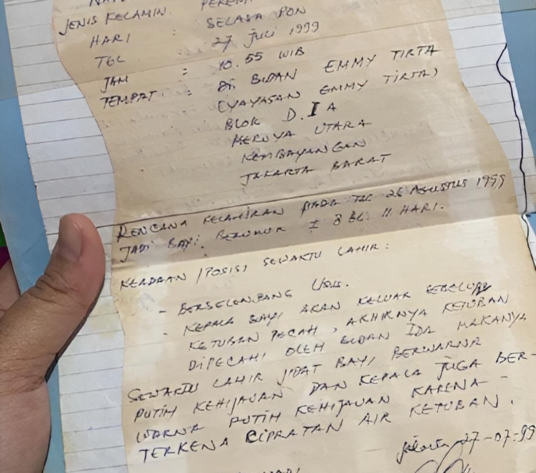 Seorang Anak Tak Menyangka Temukan 'Harta Karun' Peninggalan Ibunya, Saat Dibuka Isinya Benar-benar Bikin Mewek
