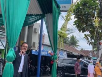 Bukan di Gedung Mewah, Pasangan Pengantin Pilih Resepsi Pernikahan di Dalam Pasar Suasananya Keren Banget