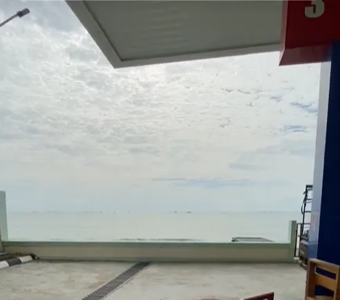 Viral Penampakan SPBU 'Best View' di Pinggir Pantai, Bikin Mata Pengendara Terhanyut