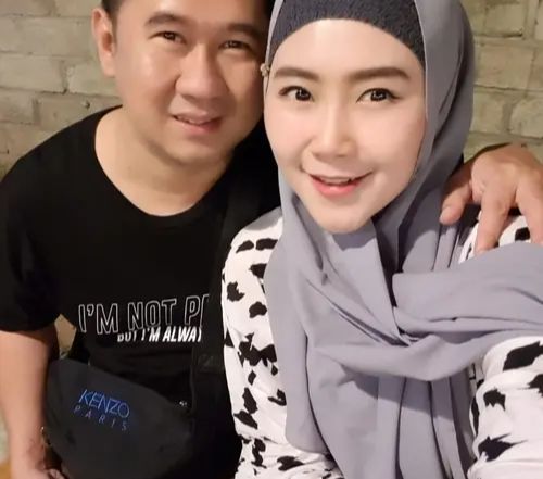 Ingat Bu Dendy yang Viral Sawer Pelakor dengan Uang Rp100 Ribuan? Kini Makin Tajir hingga Dituding Buat Pesugihan!