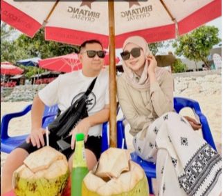 Ingat Bu Dendy yang Viral Sawer Pelakor dengan Uang Rp100 Ribuan? Kini Makin Tajir hingga Dituding Buat Pesugihan!